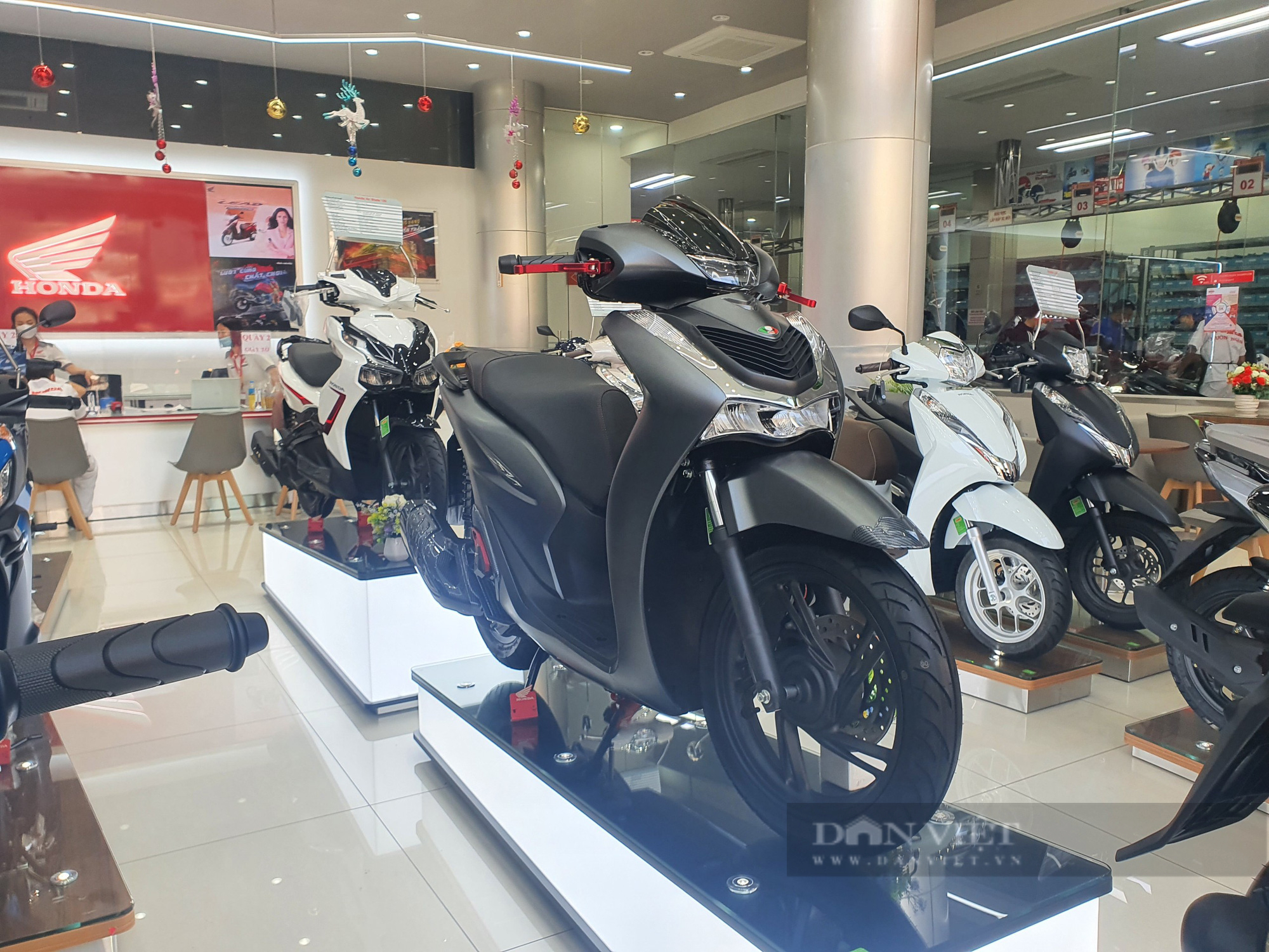Bất ngờ với giá xe Honda SH 2021 tại đại lý