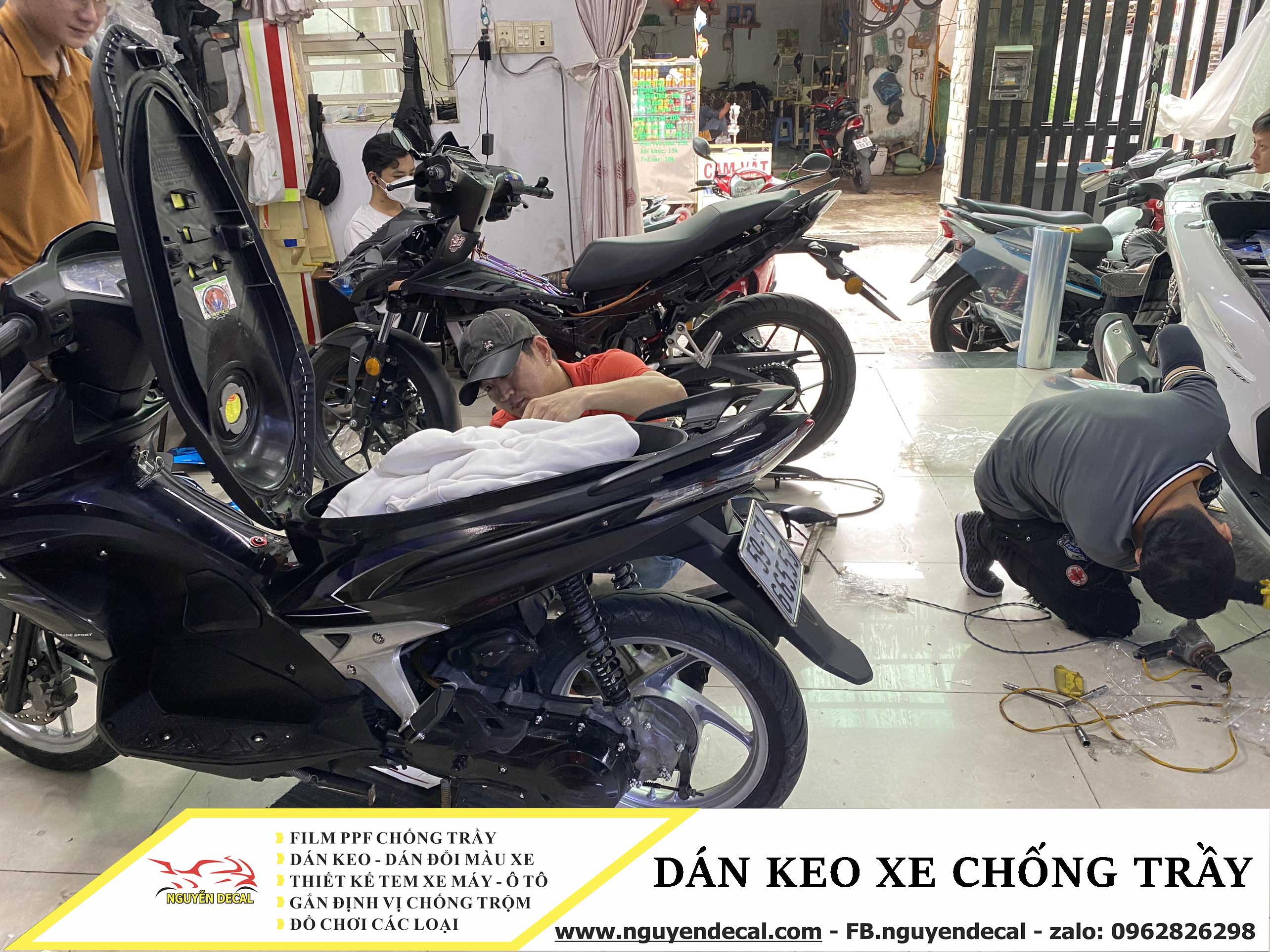 Dán keo xe máy chống trầy