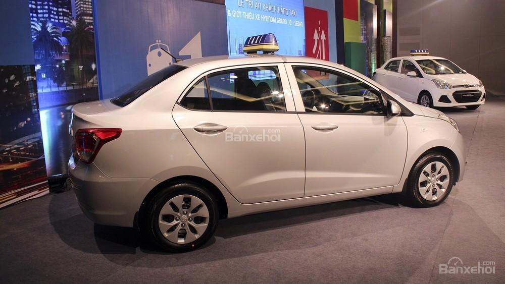 Đánh giá xe Hyundai Grand i10 sedan 2015 có thân xe thiết kế hiện đại.