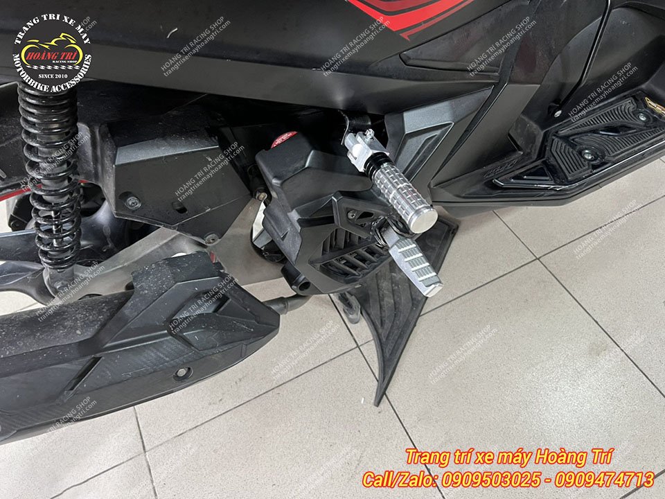 Hoặc bật ra khi cần sử dụng rất tiện lợi dành cho xe Airblade