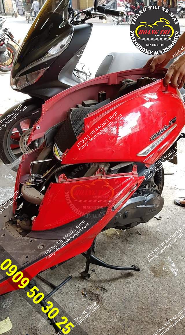Hoàng Trí Racing Shop đang tháo rời từng bộ phận