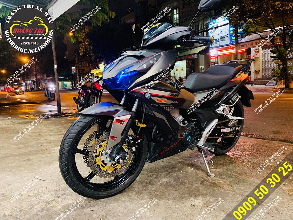 Với 2 đĩa cho xế cưng trông đẹp mắt và nổi bật hơn