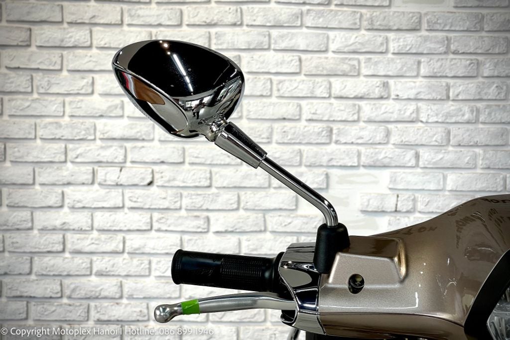 Hệ thống đèn full LED 2 tầng trên Vespa Sprint S 150 TFT 2023 giúp gia tăng khả năng chiếu sáng tối đa
