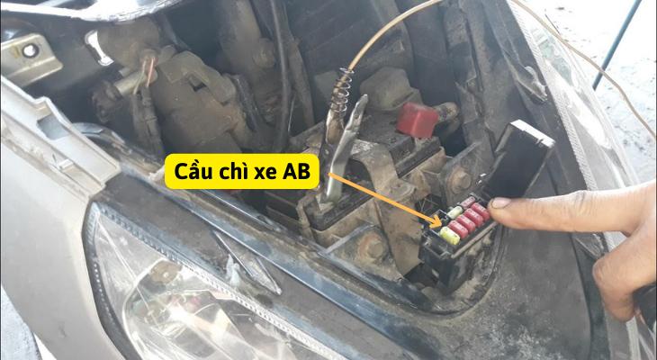 Xe AB không đề máy được có thể do cầu chì hỏng