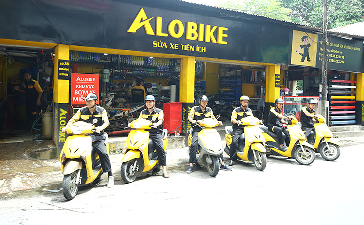 Gọi ngay Hotline cứu hộ khẩn cấp: 0338.221133 của Alobike nếu xe bạn đề nhưng không nổ máy, đề không lên