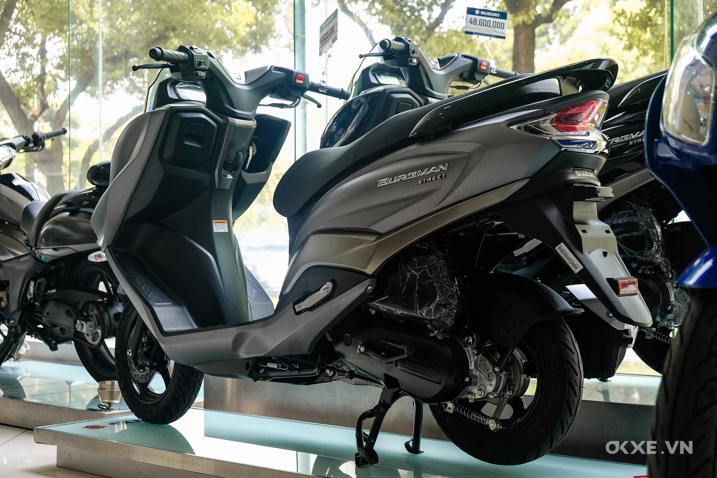 Burgman là mẫu xe hiếm hoi của Suzuki được loại bỏ công tắc đèn.