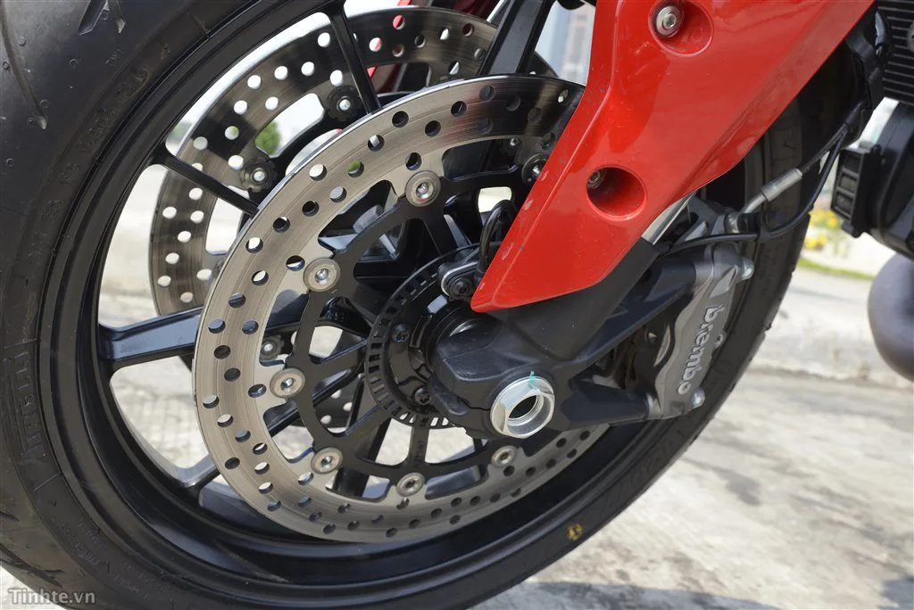 danh-gia-ducati-hypermotard-821-03