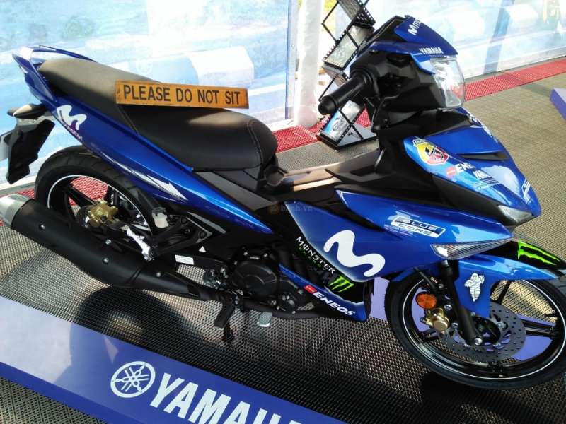 Chiếc xe bản màu xanh đầy trẻ trung và tươi mới