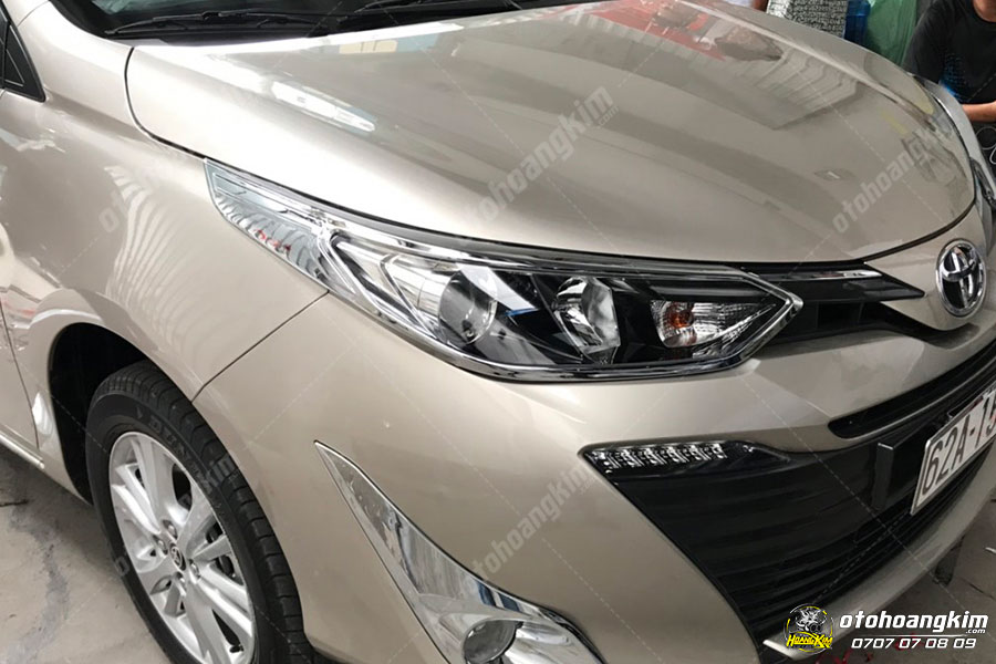 Ốp viền đèn giúp bảo vệ đèn xe