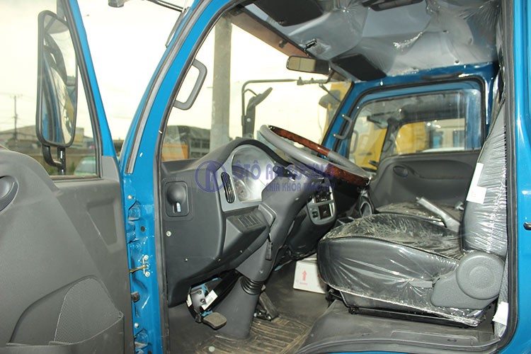 Cabin sang trọng của xe tải Veam vt252