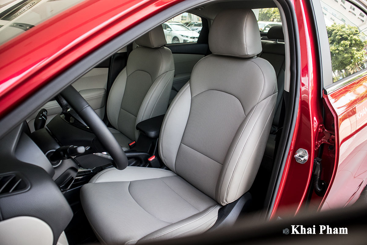 Ảnh ghế phụ xe Kia Cerato 1.6AT Luxury 2020 phải