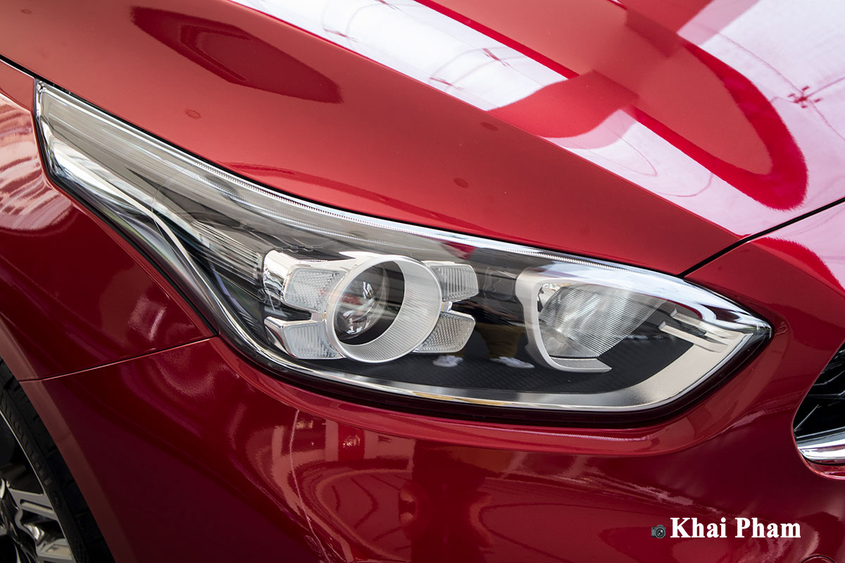 Ảnh đèn pha xe Kia Cerato 1.6AT Luxury 2020 phải