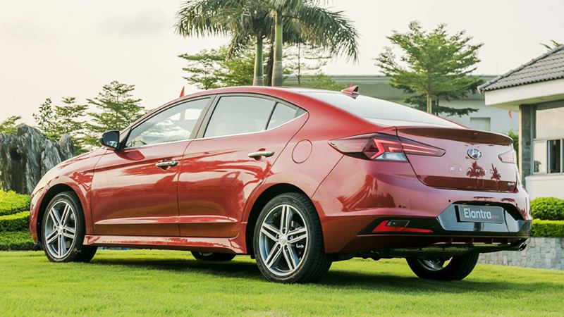 Thông số kỹ thuật và trang bị xe Hyundai Elantra 2019 tại Việt Nam