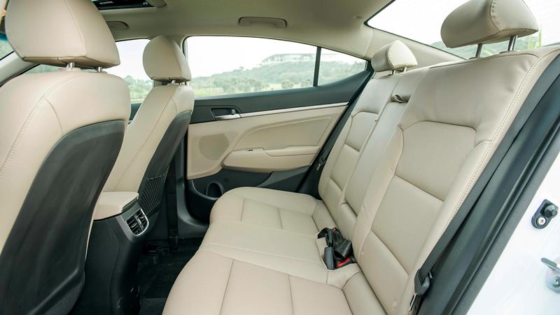 Thông số kỹ thuật và trang bị xe Hyundai Elantra 2019 tại Việt Nam