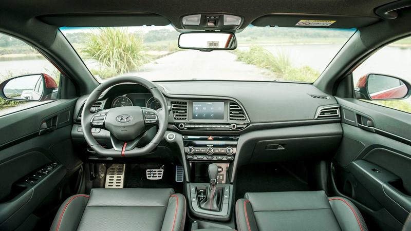 Thông số kỹ thuật và trang bị xe Hyundai Elantra 2019 tại Việt Nam