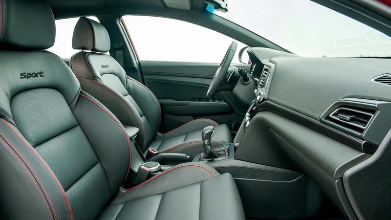 Thông số kỹ thuật và trang bị xe Hyundai Elantra 2019 tại Việt Nam