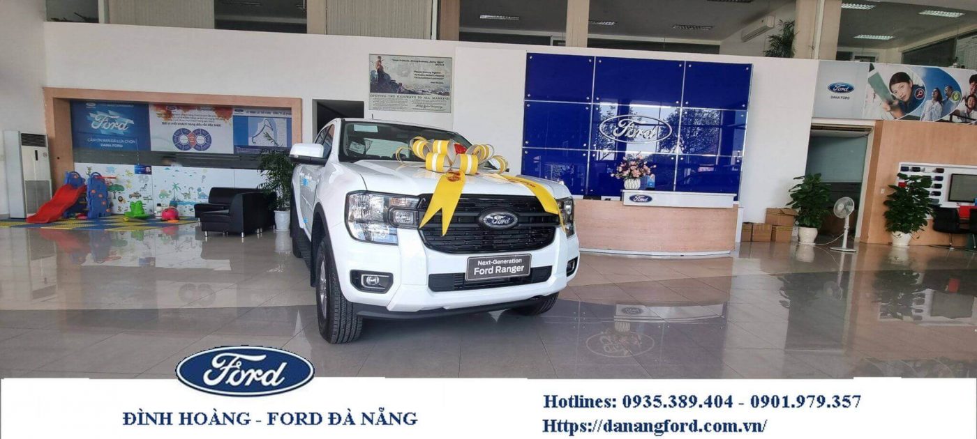 Hình ảnh Ford Ranger XLS màu trắng 2023 mới tại Ford Đà Nẵng