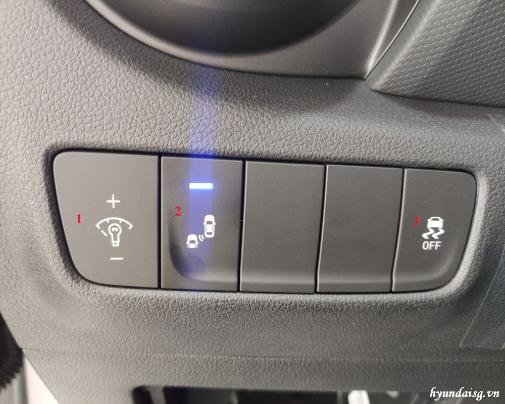 Nút chức năng bên trái vô lăng Hyundai Kona