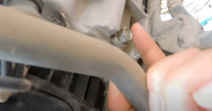 Vị trí của ốc xả nhớt của xe Sh Mode