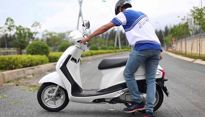 Nguyên nhân xe tay ga hết bình và cách xử lý đơn giản nhất