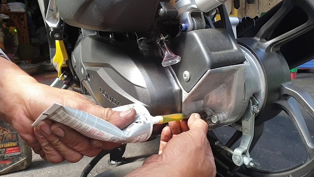 Dung tích nhớt vario là bao nhiêu thay loại nào tốt